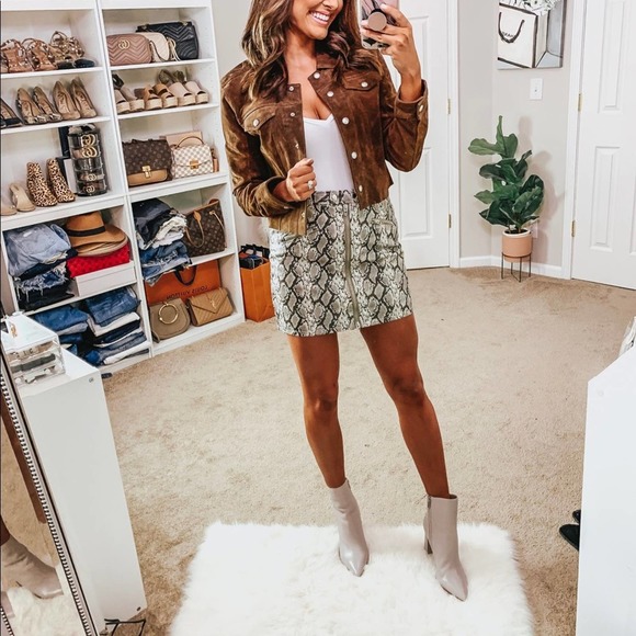Leather Pointy Toe Jarli Ankle Boots 